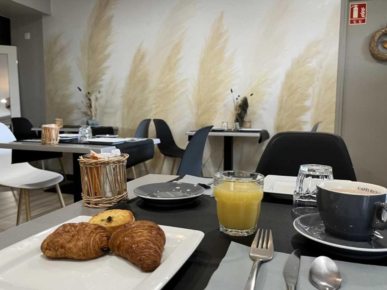 Hotel Best Western La Mare O Poissons Ouistreham Exteriör bild